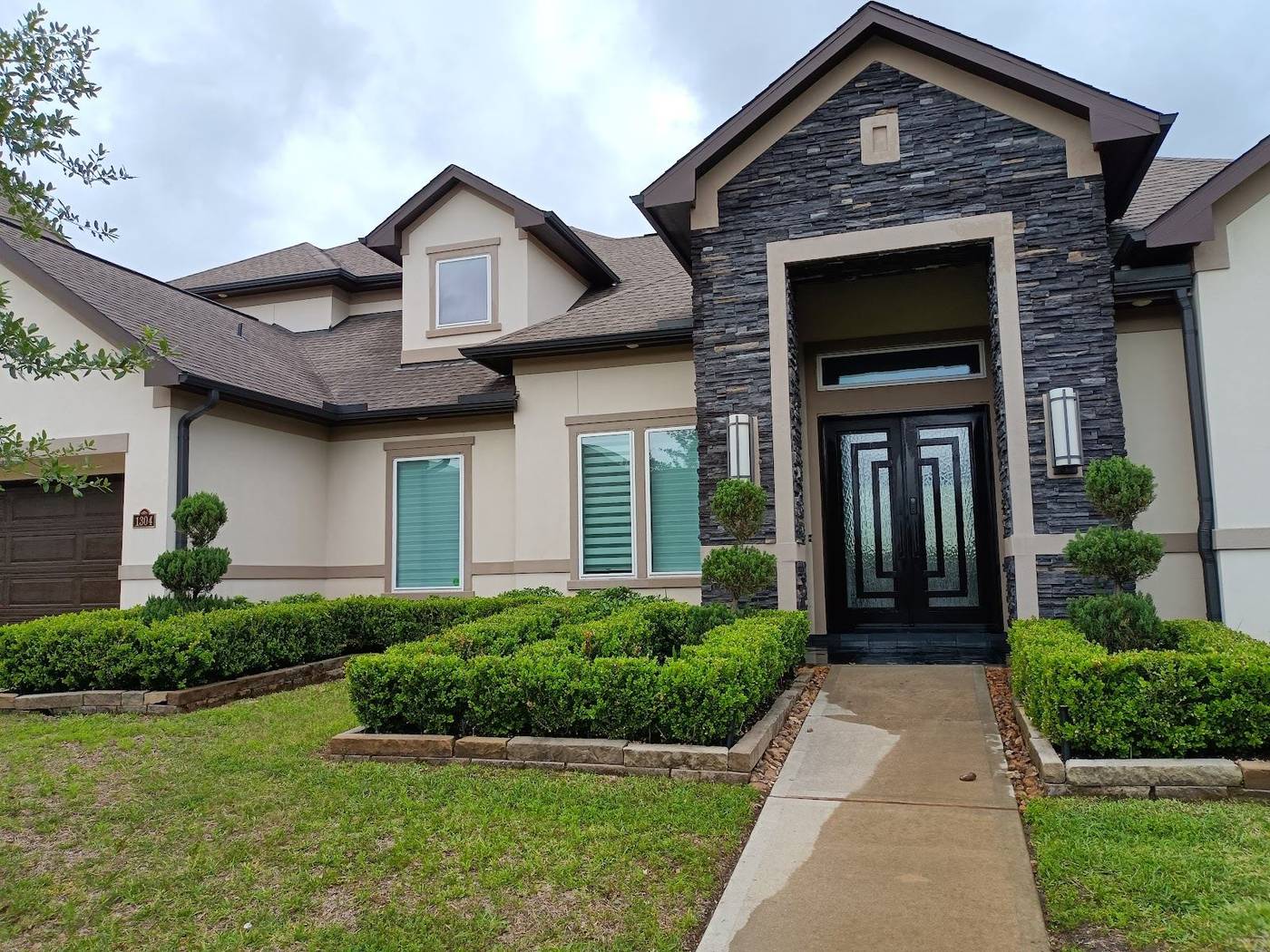 Residential pressure washing in Angleton, TX