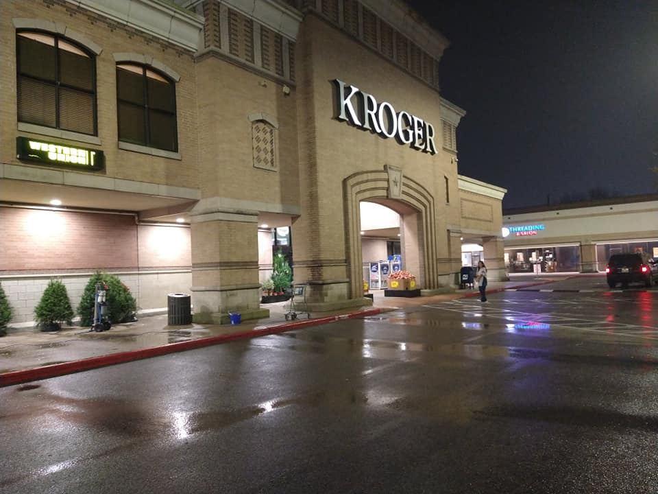 Storefront & Sidewalk Cleaning in Pearland, TX