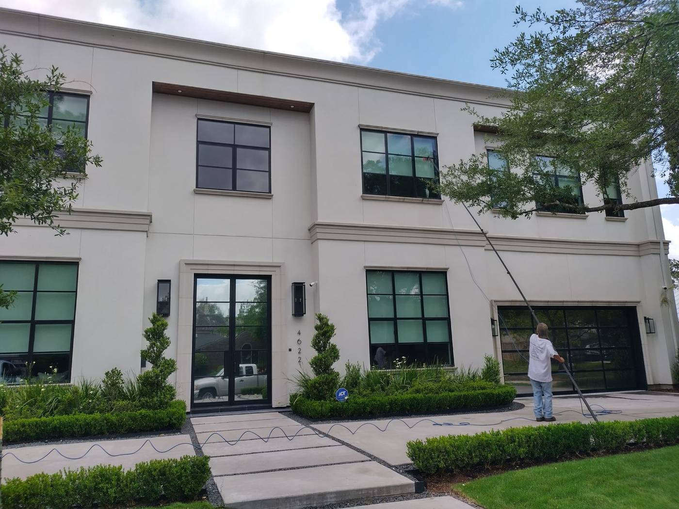 Commercial pressure washing in Pearland, TX